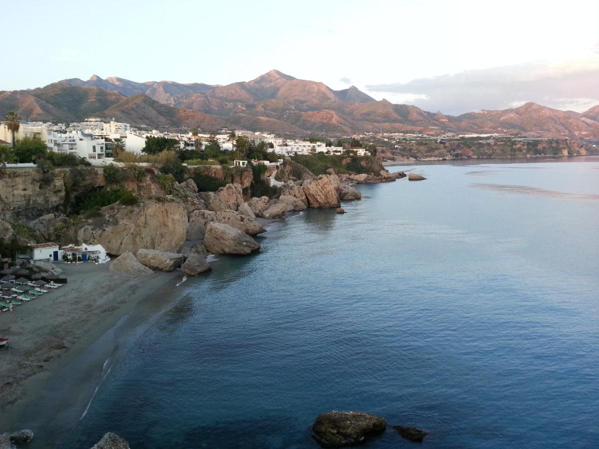 Playa Torrecilla Piscina Centro 2 Habitaciones Nerja Eksteriør billede